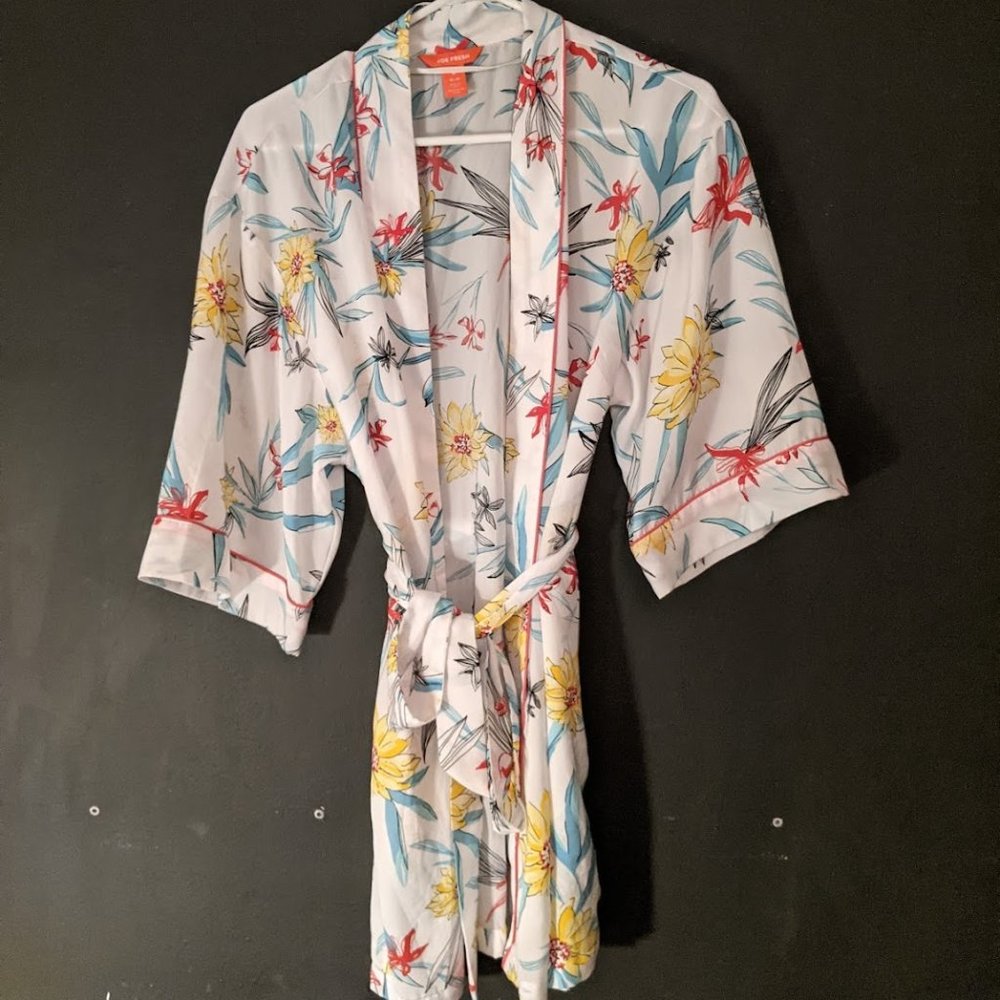 Silky Soft n Sheer Robe w Tropical Floral Print ✨